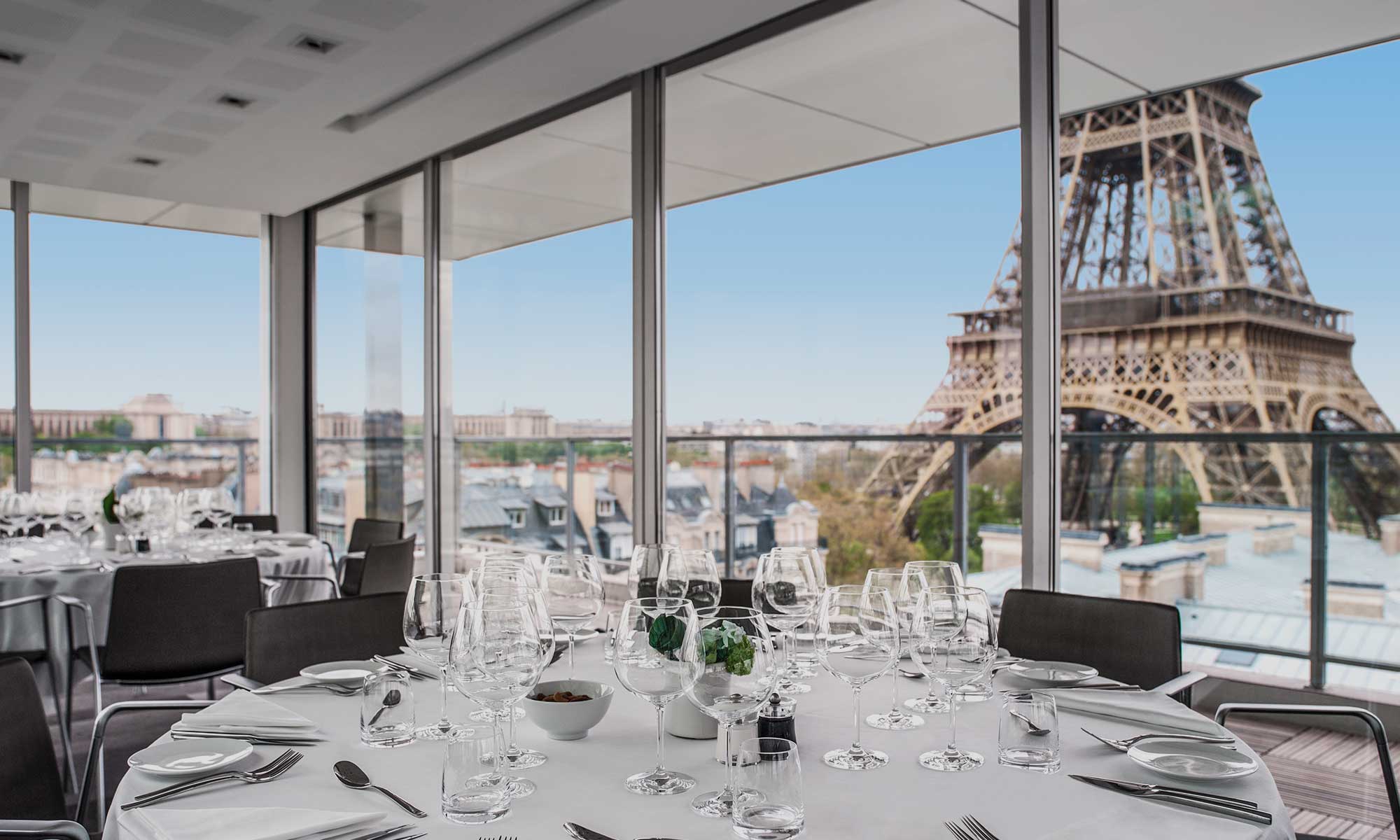 Your events with Eiffel Tower view